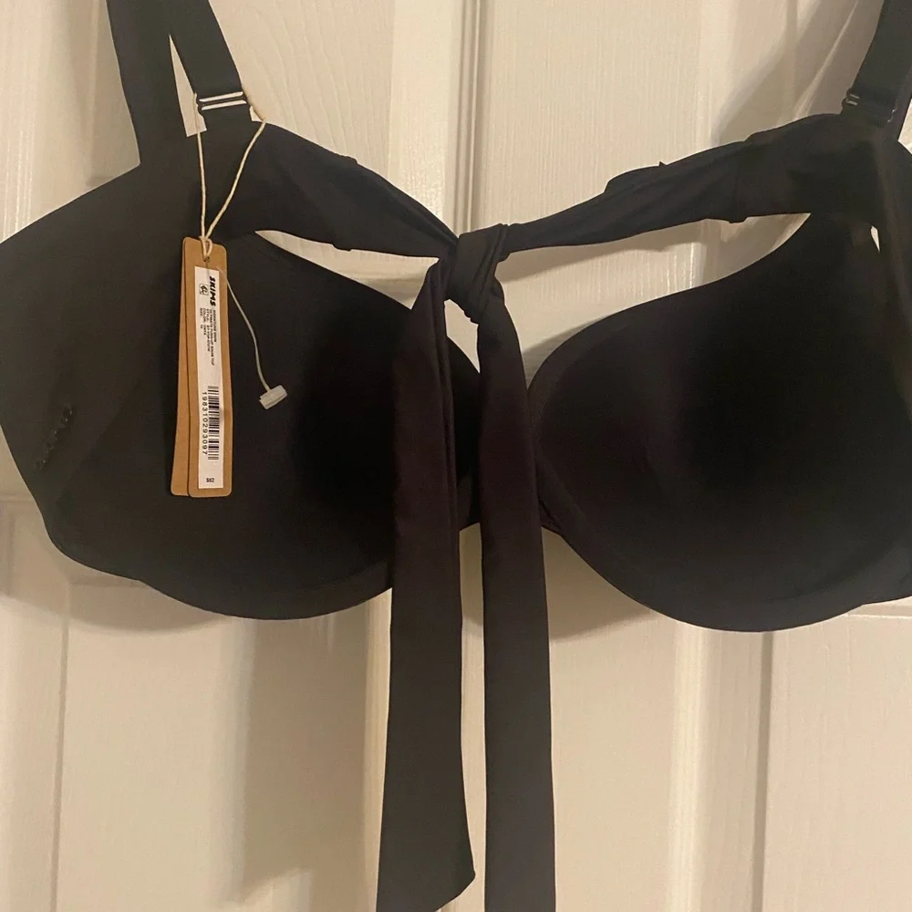 Skims. Women’s Black Bikini Top. Size 14. NWT.